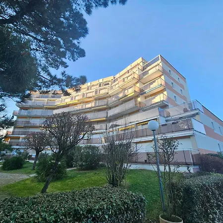 Appartement Studio Cabine A 150m De La Plage De Nauzan Avec Terrasse Et Parking, - Fr-1-550-70