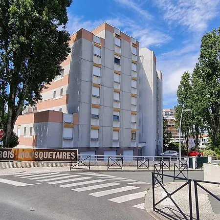 Studio Cabine A 150m De La Plage De Nauzan Avec Terrasse Et Parking, - Fr-1-550-70 * Vaux-sur-Mer